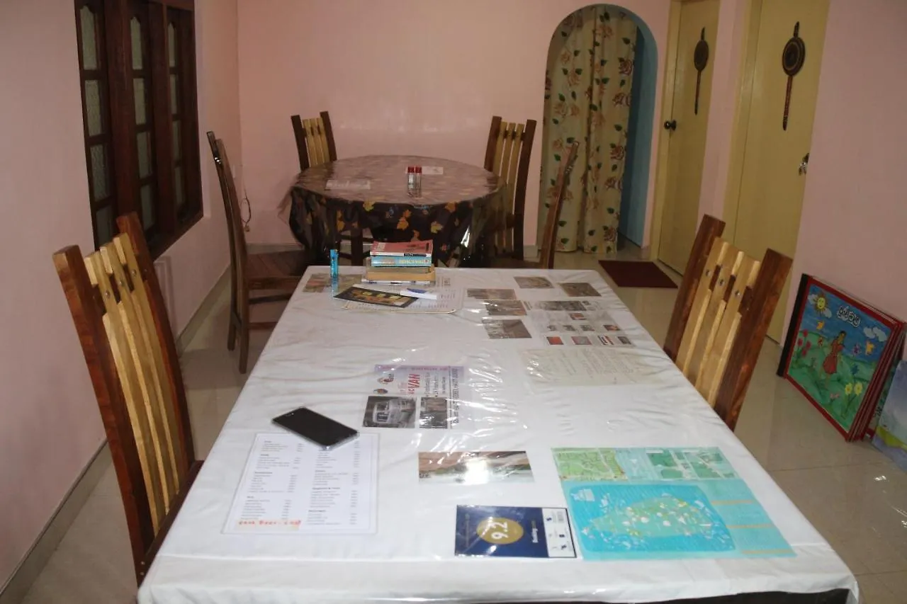 Apple Sara Home Stay Kandy Hotel