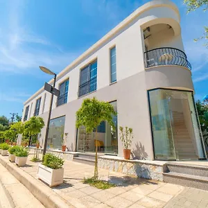 Nebo 3*, Ksamil Albanië