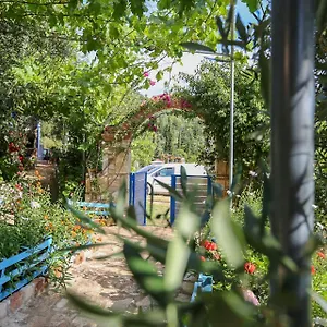 Holiwood , Himare Albanië